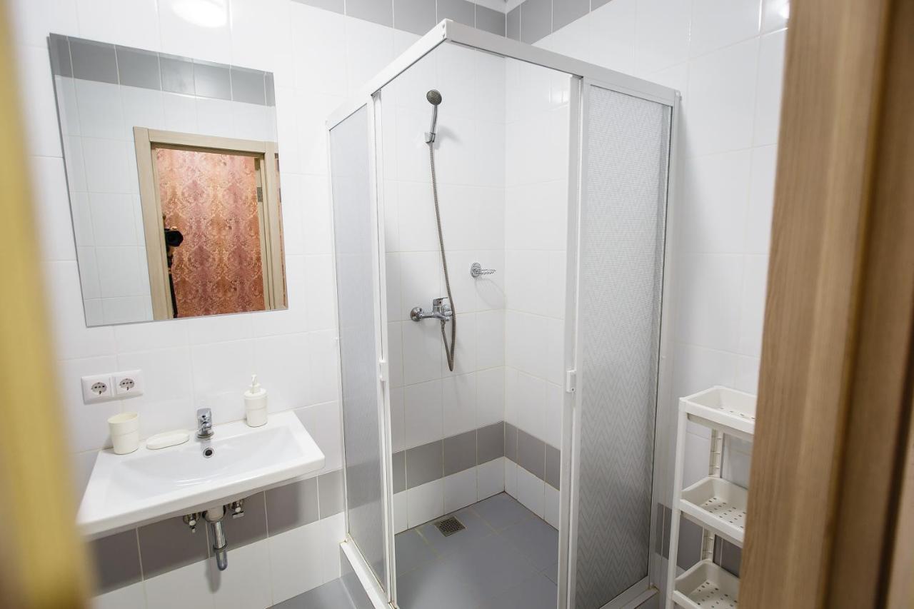 Lazar Hotel Baranavitsjy Eksteriør bilde